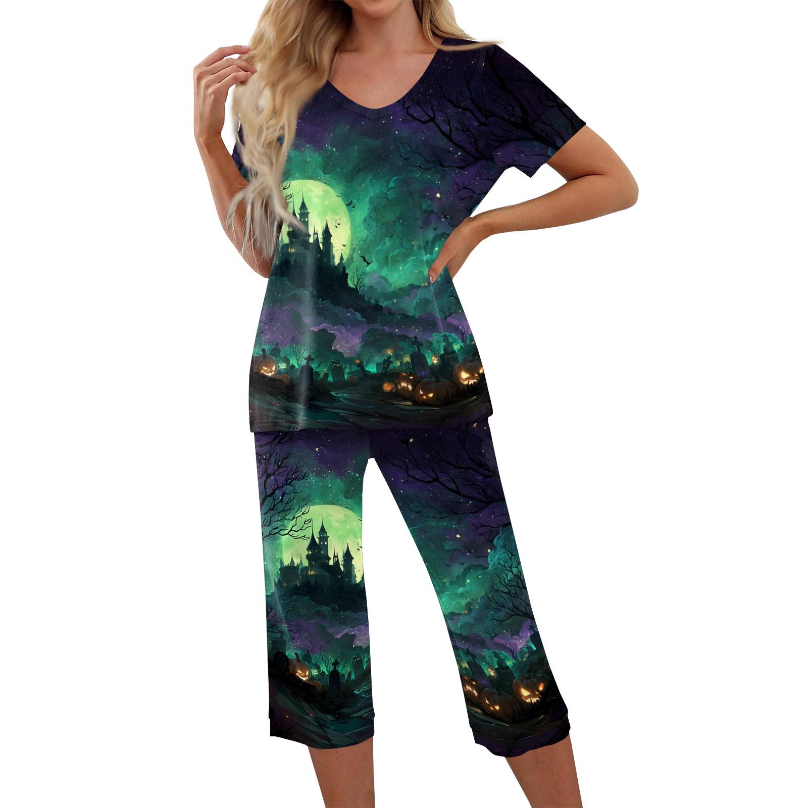 Women s Two Piece Halloween Print Lounge Set Short Sleeve Top with V Neck and Capri Pants Casual Sleepwear Pajama Set for Relaxed Fit XXXL