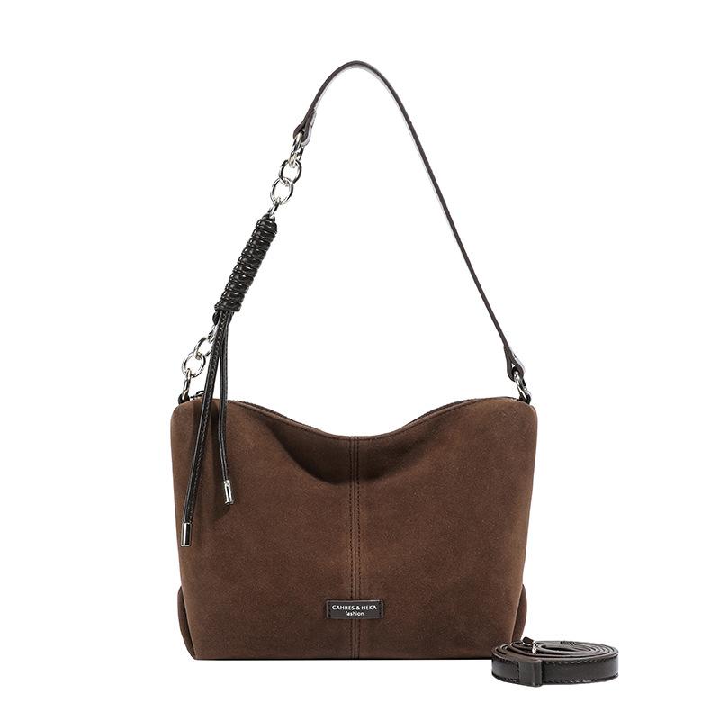 Autumn and winter retro matte bag women's 2025 new versatile shoulder underarm messenger bag niche portable bucket bag