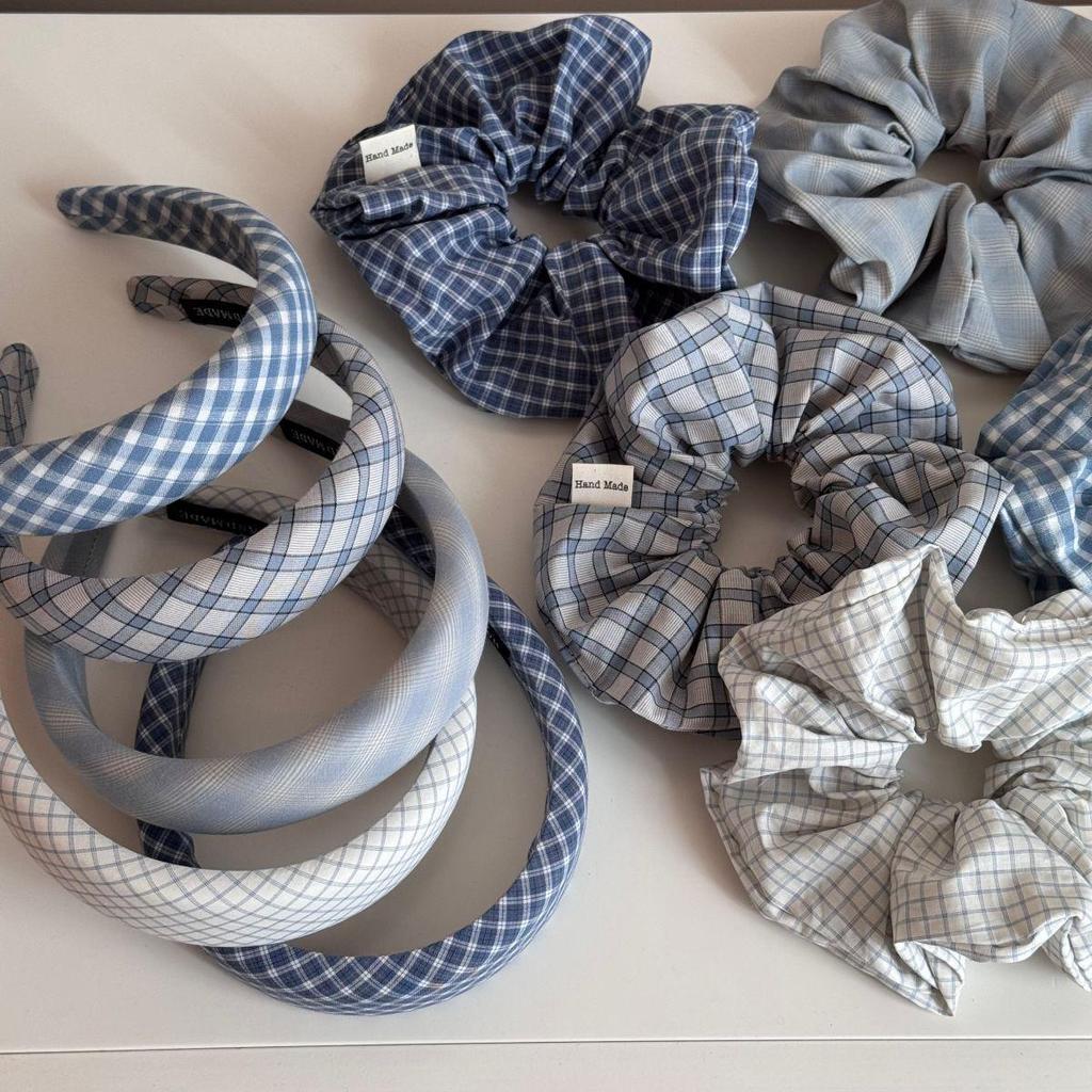Korean-Style Textured Fabric Scrunchie: Large, Elegant Hair Accessory for Women