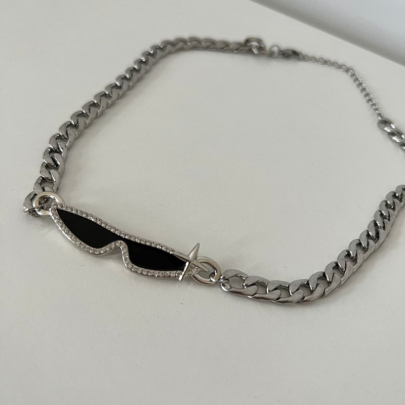 

Хип-хоп Нейтральный Модный Крутой Ожерелье с Солнцезащитными Очками Высококачественный Мужской Модный Бренд Аксессуары на Все Случаи Жизни Легкая Роскошь Нишевый Не Выцветающий Ювелирные Изделия Sunglasses necklace (50+5cm)