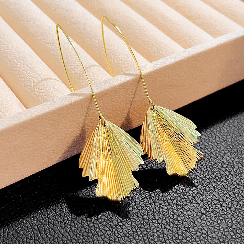 Creative Chinese Style Ginkgo Ear Hook Women Simple Earring Personalized Design Ginkgo Leaf Dangle Earrings  Jewelry Gift