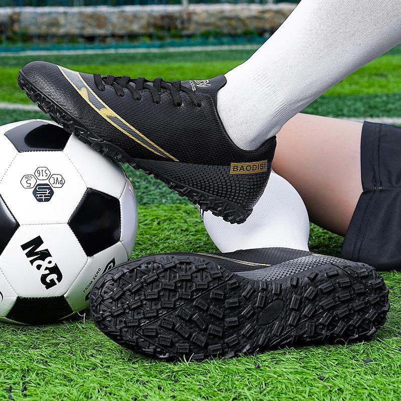 Football shoes Men's and children's broken nails Artificial turf nails Leather feet