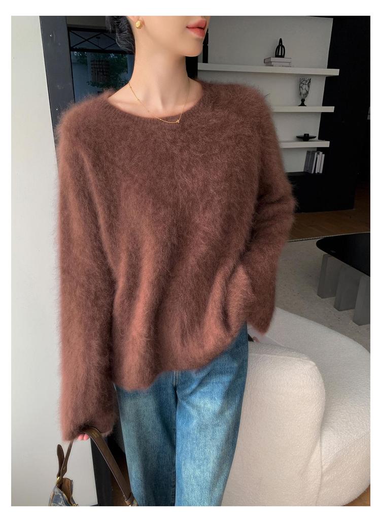 Women's Plush Cashmere Sweater: Slimming, Fluffy, Thick, Warm, Velvety Knitwear for Autumn/Winter 2025 in White.