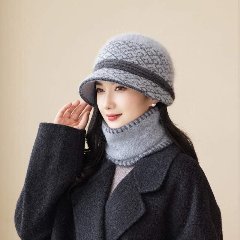 Autumn And Winter Women'S Purple Knitted Hat Scarf Set, Short-Brimmed Hat, High-Necked Scarf, A Must For Warm And Fashionable Temperament