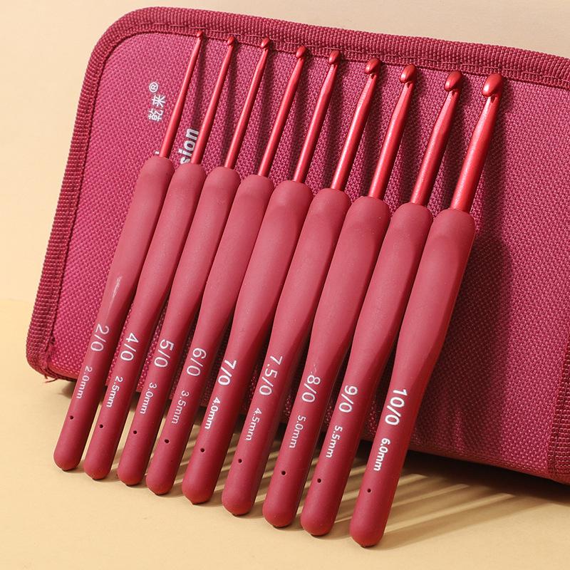 Red Soft Grip Crochet Hooks Set: Handmade Silicone Non-Slip Knitting Needles with Bag