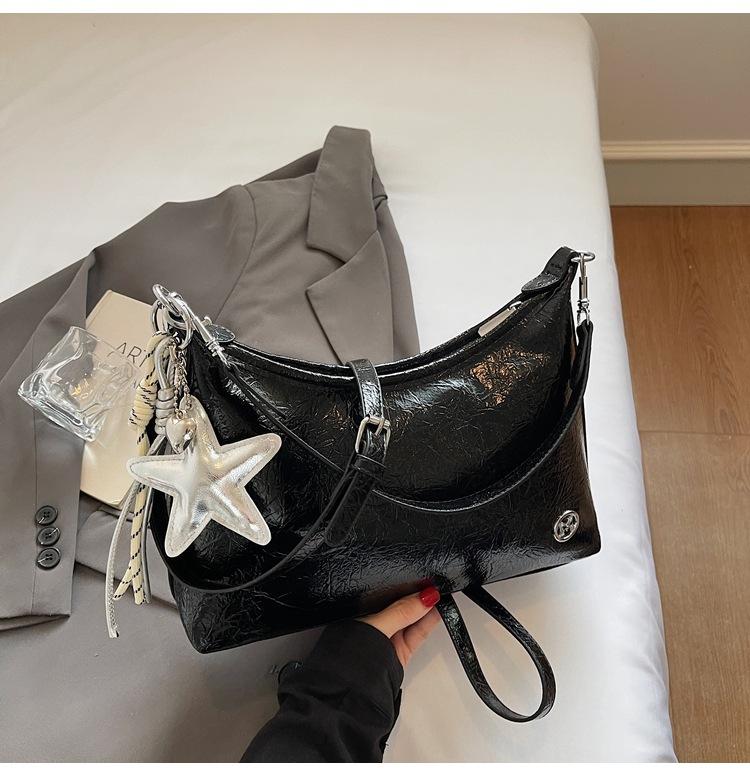 Fashion solid color casual hand-scratched tote bag 2025 summer new commuter niche women's shoulder messenger bag tide