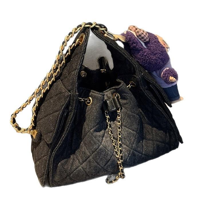 2025 Nová vůně Džínová taška Hobo s stahovací šňůrkou pod paži Vintage neformální Diamantový kostkovaný řetízkový ruční taška Taška přes rameno