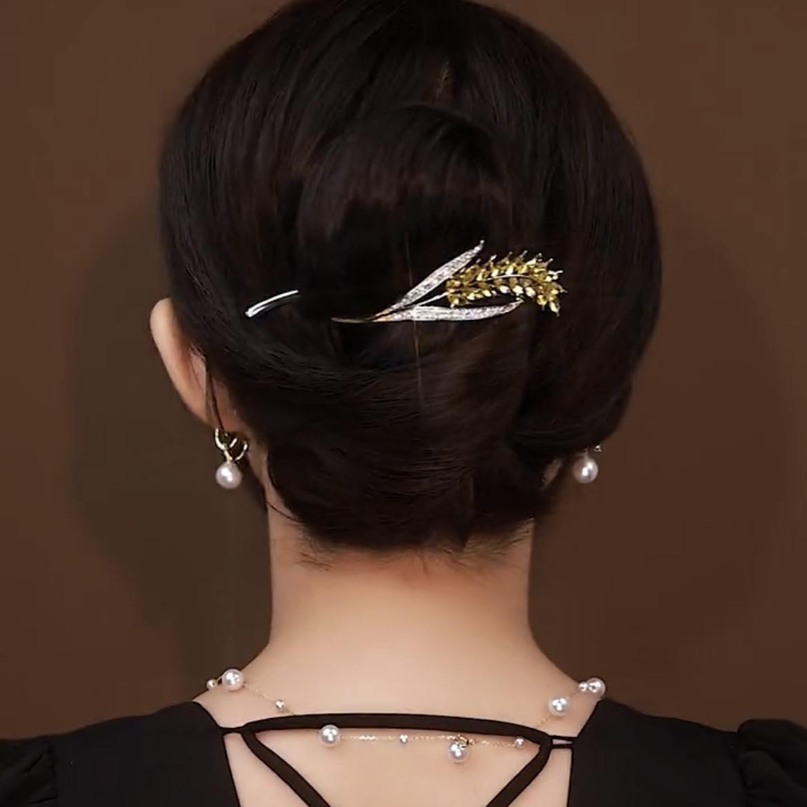 

Summer Rhinestone Wheat Ear Twist Hair Claw Clip for Women