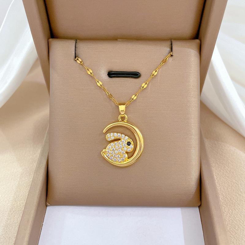 Personalized Titanium Steel Sparkling Necklace for Women – Lively Luck Pendant with Chic Design