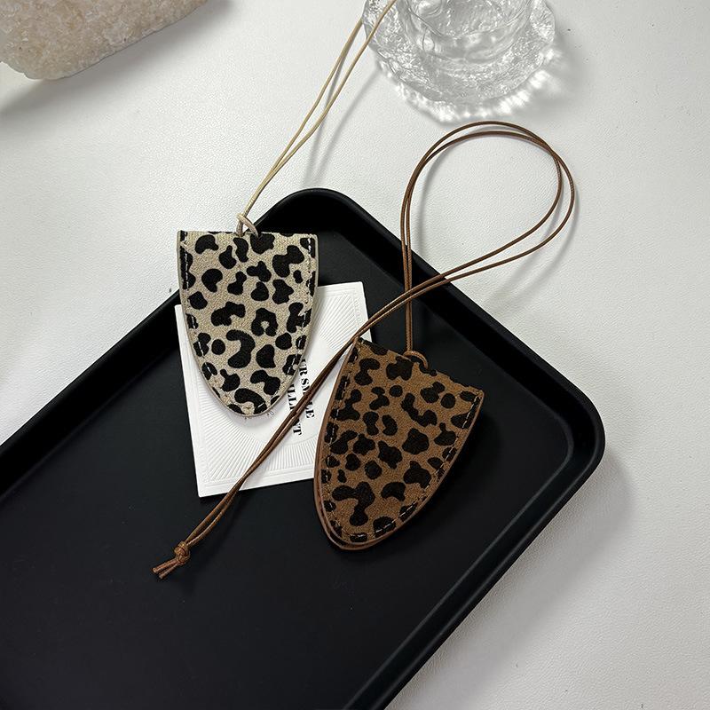 Leopard Print Leather Neck Hanging Sunglasses Clip Glasses Chain Storage Necklace Women's Hanging Rope Sweater Chain