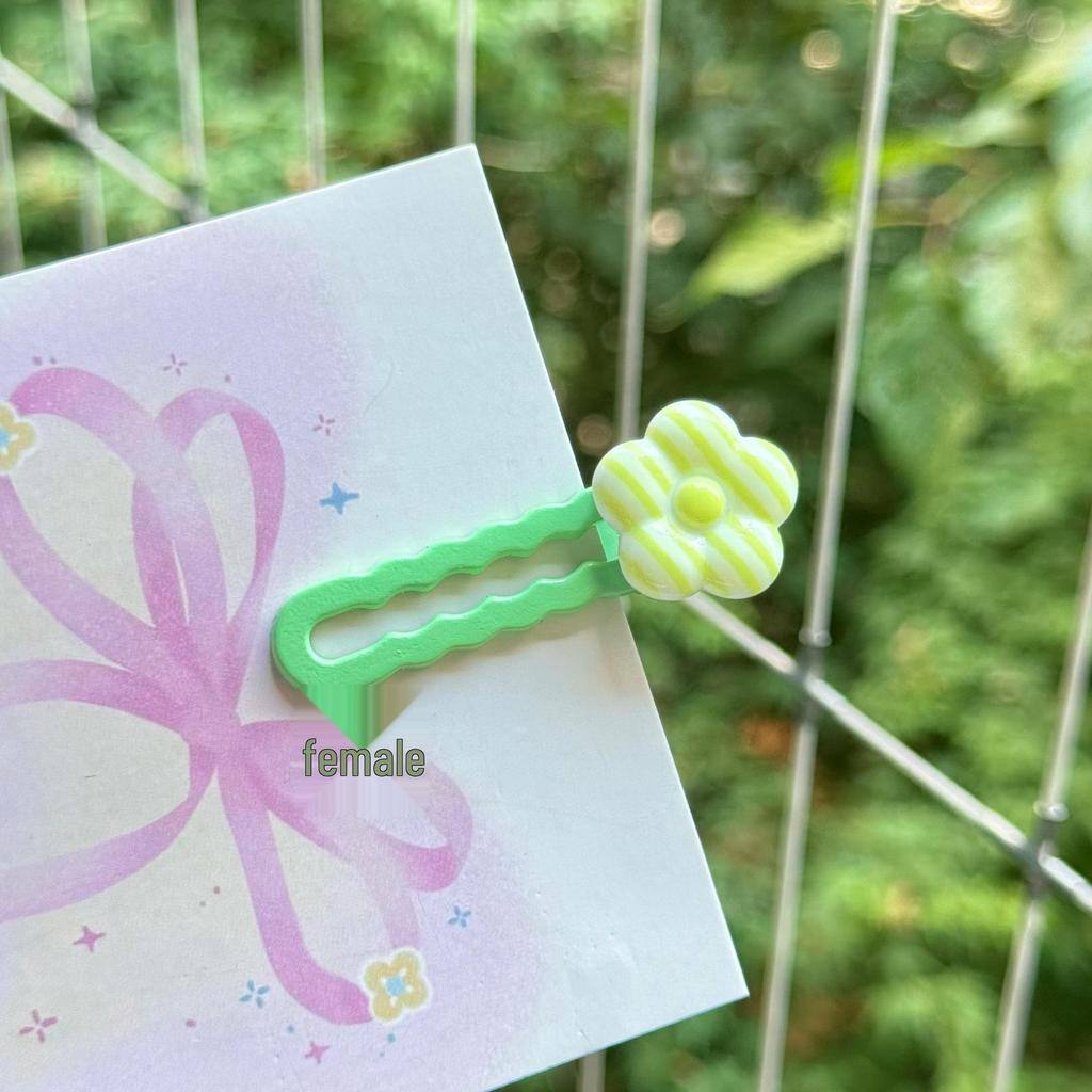 Korean Style Five-Petal Flower Hair Clip – Candy Color Plaid Wave Design for Girls