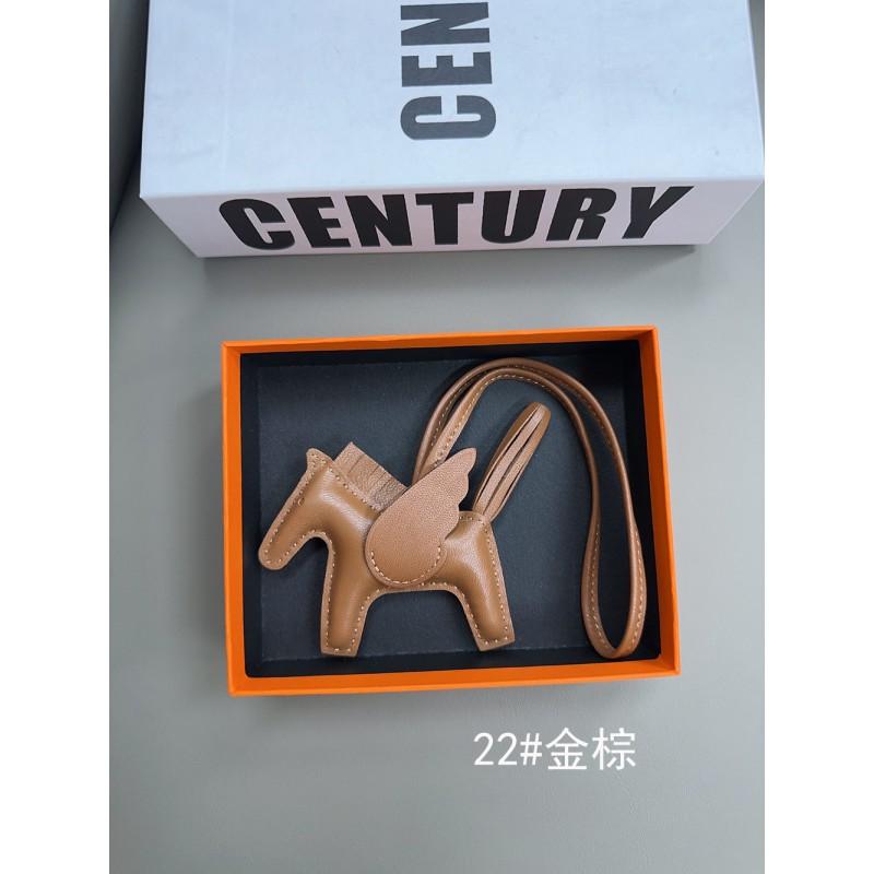 Handcrafted Leather Pegasus Charm Keychain Hand-Stitched Mini Horse Pendant With Tassel Bag Car Decor