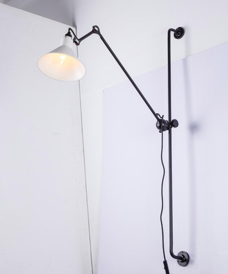 Minimalist Industrial Rotating Rocker Arm Wall Lamp with Eye Protection for Living Room, Bedroom, and Dining Area