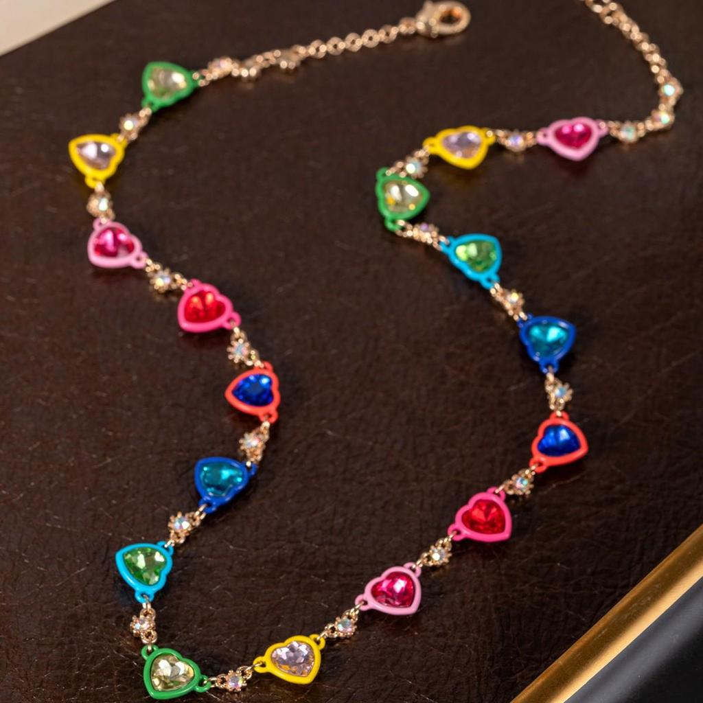 Colorful Retro Heart Pendant Necklace – Vintage Sweetness for Women