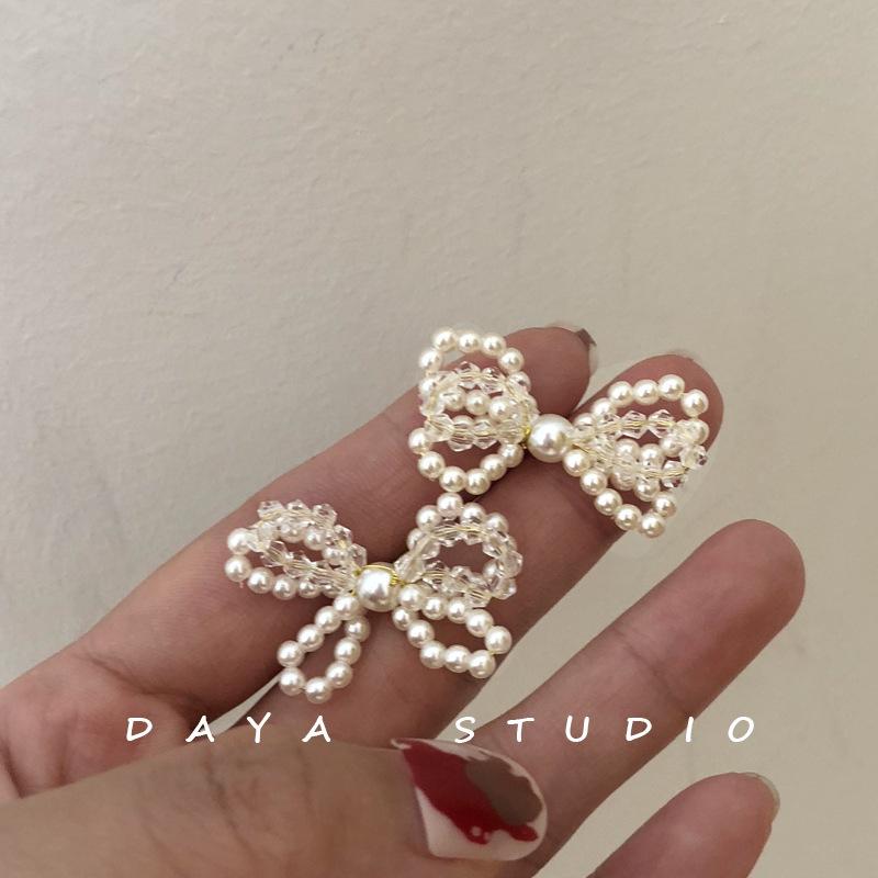 

Elegant Pearl Bow Stud Earrings: Sparkling, Versatile French Retro Chic for Women