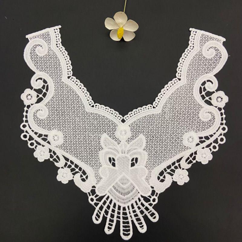 Mercerized Silk Lace Collar with 3D Embroidered Brooch