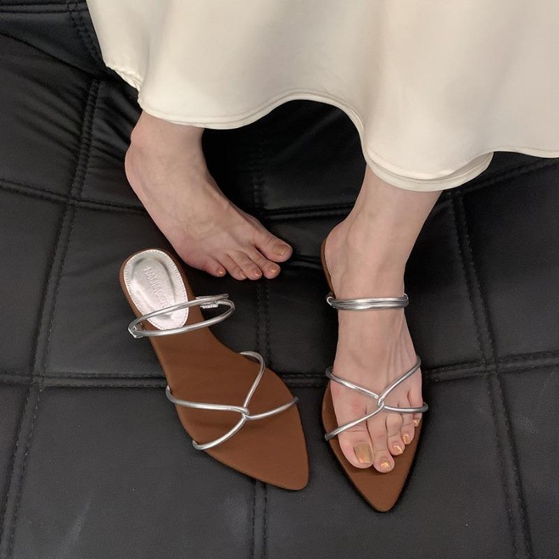 Temperament open-toed pointed beautiful slippers women's summer wear new two-way low-heeled sandals