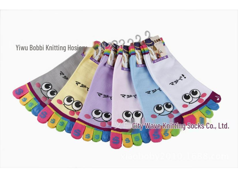 

Spring & Autumn Women s Cute Smiley Dot Toe Socks - Breathable, Sweat-Absorbent, Boneless Bear & Cartoon Design Cotton Five-Finger Socks Gray