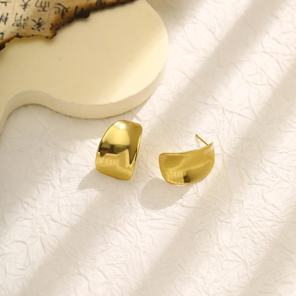Temperament Retro Vertical Striped Stud Earrings High-Grade Stainless Steel Hollow Love Butterfly Earrings Women'S Niche Earrings