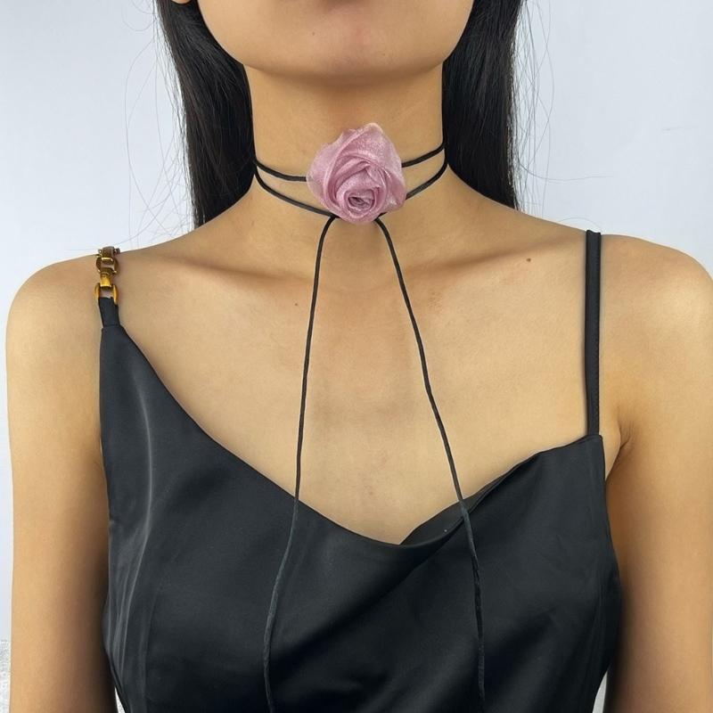 Stylish Rose Pendant Necklace Colorful Floral Shape Clavicle Chain Fashionable Jewelry Blossom Charm Neckchain Ornament