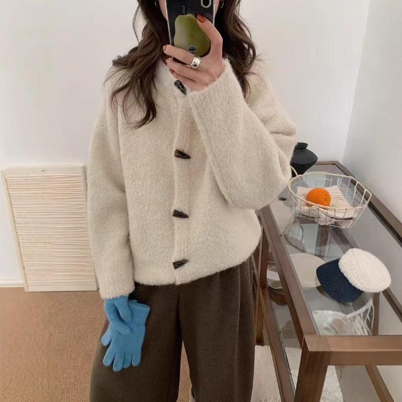 Circle yarn sweater jacket women's autumn and winter new lazy style loose retro horn buckle knitted cardigan