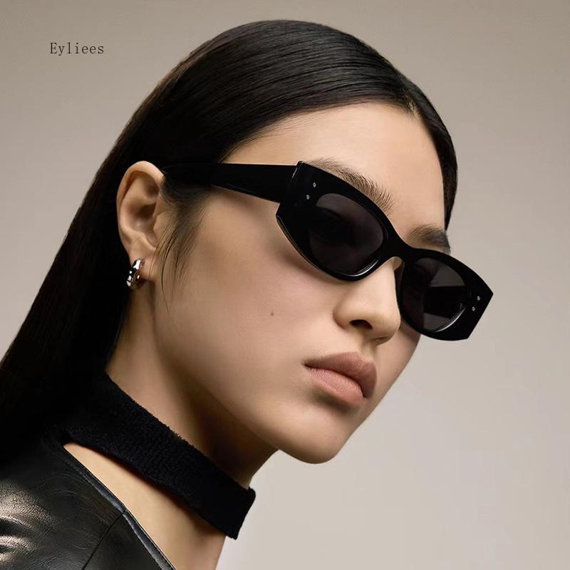 Vintage Small Rivet Cat Eye Sunglasses Women Fashion  Luxury Designer Polygon Cat-eye Sun Glasses UV400