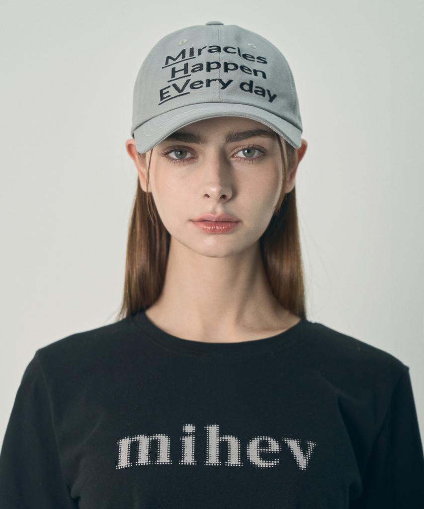 Mihebeu Miracle Happen Everyday Ball Cap Gray Black
