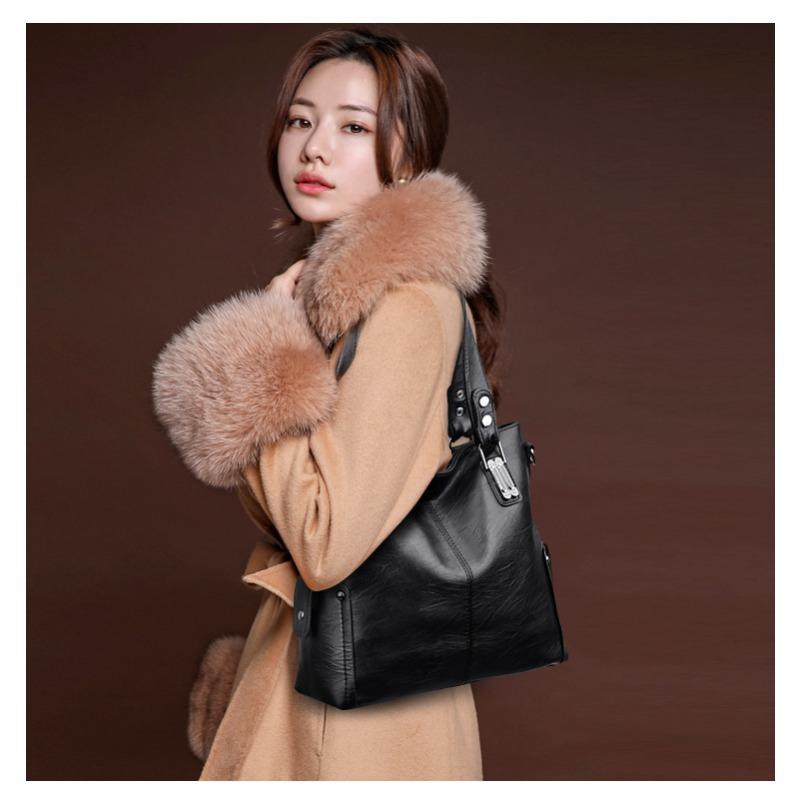 New Fashion Women's Shoulder Bag Soft Leather Large Capacity Portable Messenger Bag