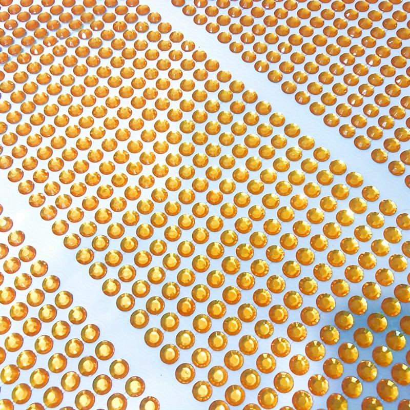 

Набор из 900 шт. акриловых наклеек-бриллиантов 4 мм, полукруглые геометрические самоклеящиеся для самодельных фотоальбомов, нейл-арта и украшения макияжа глаз 900pcs/pack золотистый