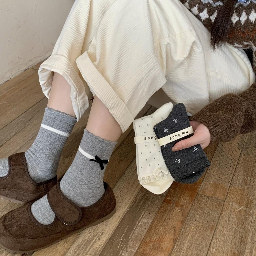 Women in The Autumn and Winter Sweet Bowknot Tube Reactor Socks