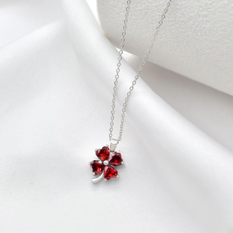 Four-Leaf Clover Necklace Women'S Small Fresh And Sweet Zircon-Inlaid Exquisite Pendant Accessories