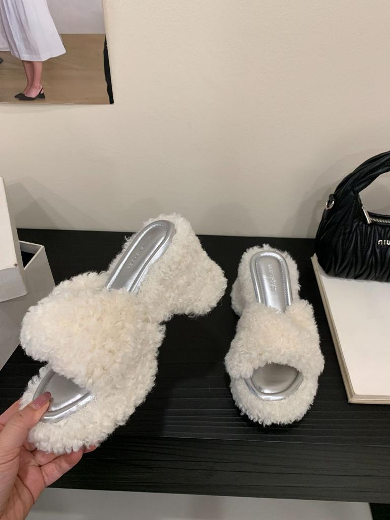 Crossed sheep curly hair slippers women's outer wear 2025 new autumn and winter feeling thick bottom height increase small slope heel one-word drag