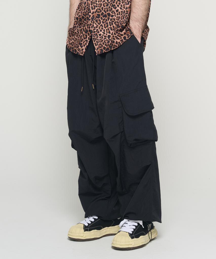 CARGOBROS Multi-Pocket Nylon Cargo Pants (Black)