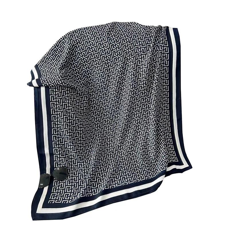 2025 spring and summer new letter scarf women's thermal air conditioner shawl summer sunscreen yarn cotton and linen beach towel