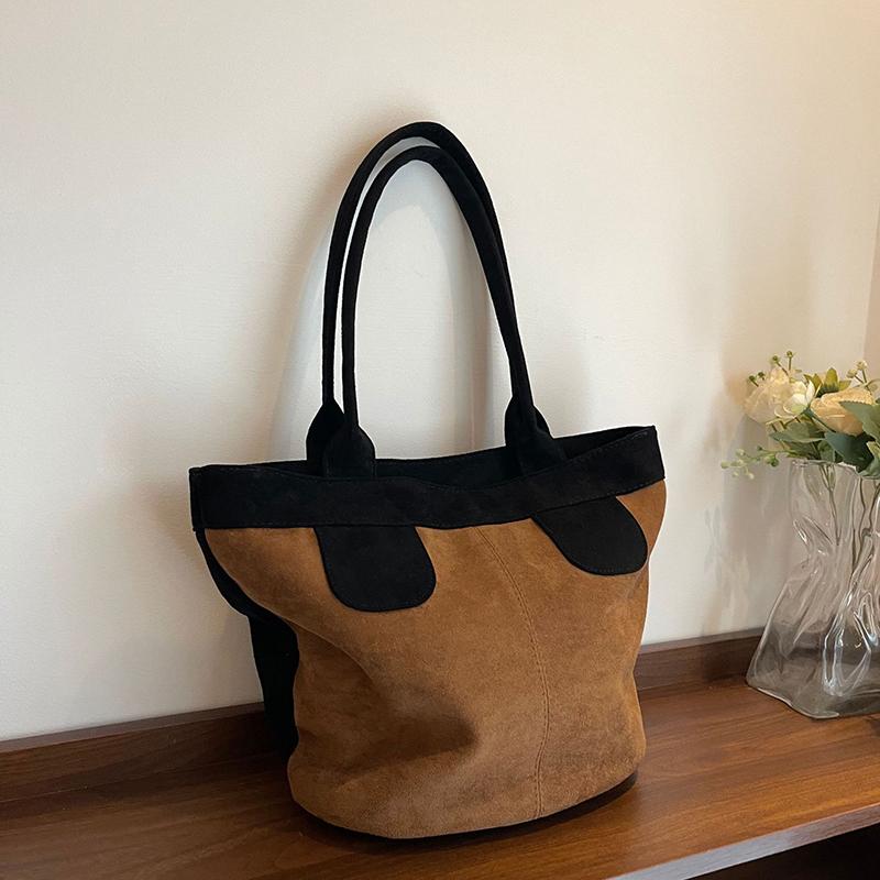 

Стильная кожаная сумка-тоут для женщин - Минималистичная сумка-ведро на плечо Элегантная сумка кроссбоди Модная офисная сумка для поездок на работу CLE 27x16x27cm коричневый