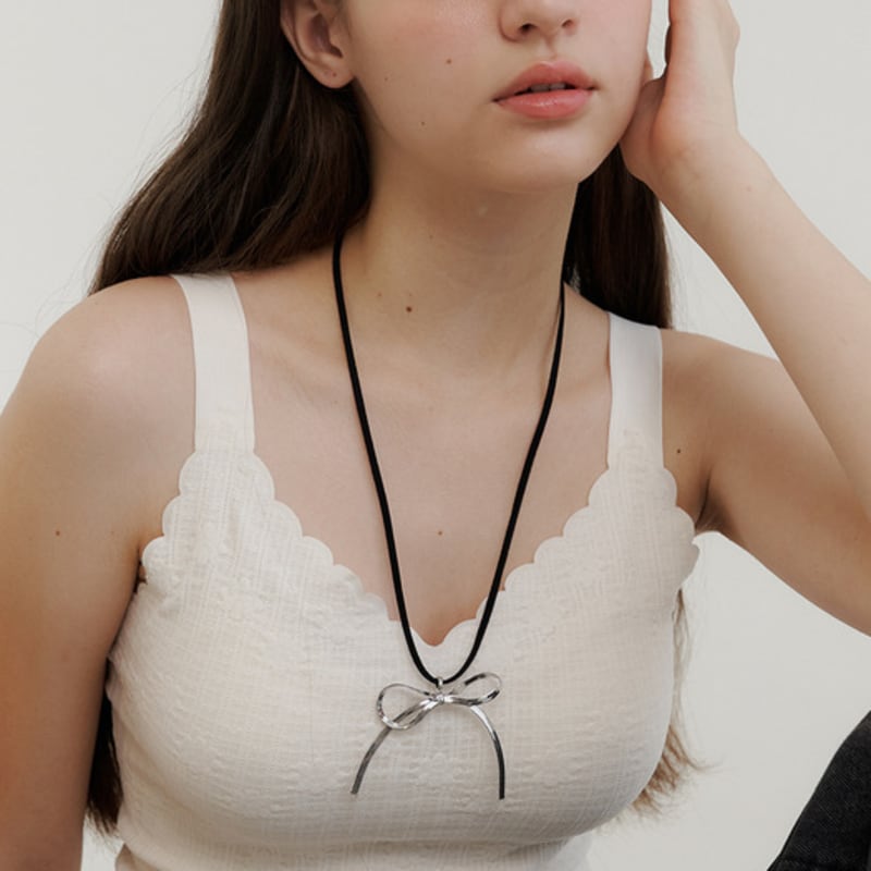 GETMEBLING Silver Ribbon Point Necklace