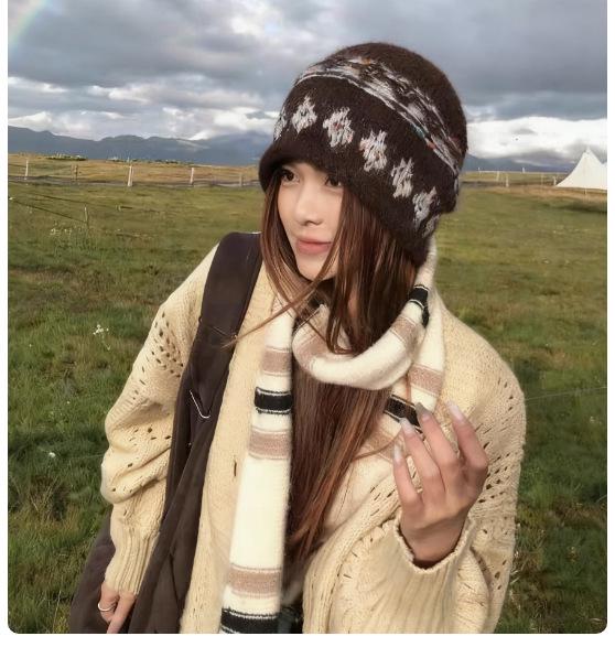 Japanese Fair Isle Women's Knitted Wool Hat - Warm, Versatile, Ear-Protecting Winter Beanie.