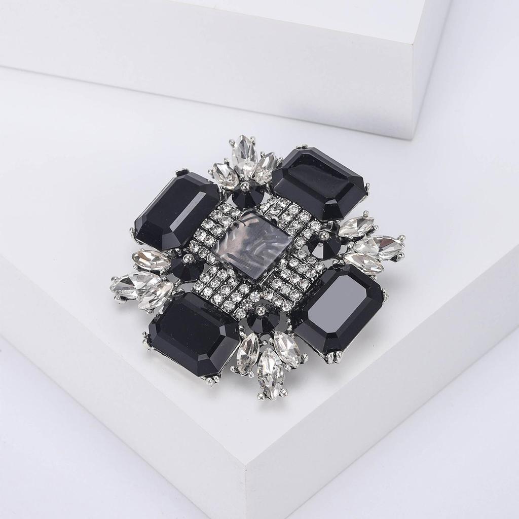 Elegant European-American Alloy Glass Square Brooch: Fashionable Women's Shawl Pin