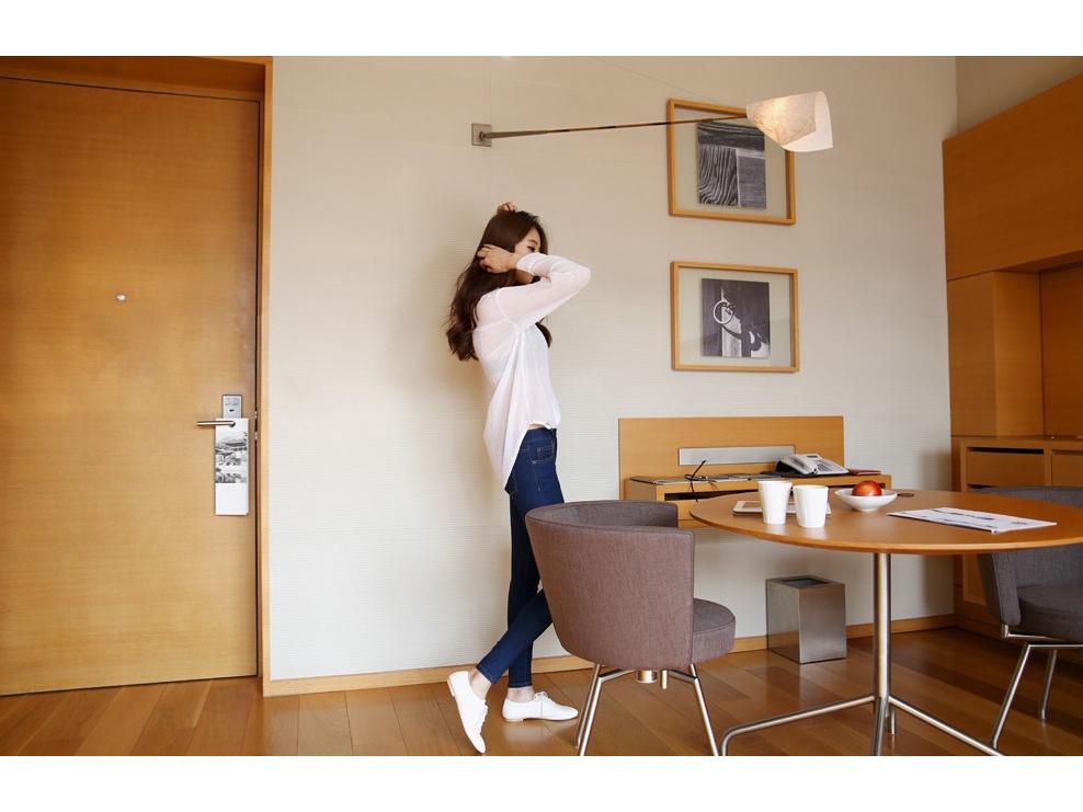Spring Autumn Slim Fit Mid-Waist Women's Skinny Blue Elastic Jeans