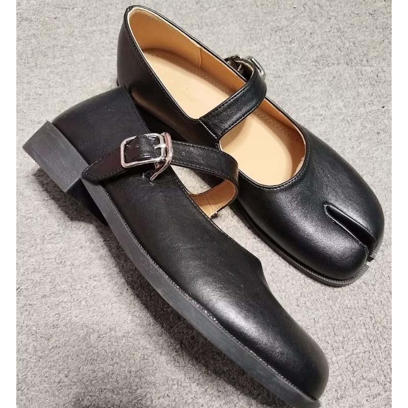 Niche split-toe shoes women`s tabi new