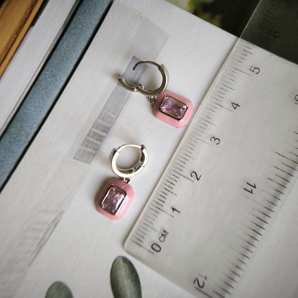 Серебряные серьги с фианитами, емаллю (60002244)