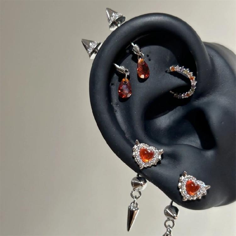 Delicate Heart Wing Ear Bone Nail Glittering Handmade Cartilage Studs Earrings With Rhinestones Jewelry For Women