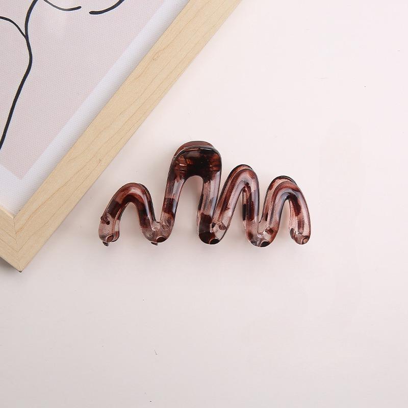 Large Brown Leopard Print Acrylic Wave Hair Claw Clips, Non-Damaging Hair Clips for Women with Thick Hair, Non-Slip Strong Hold