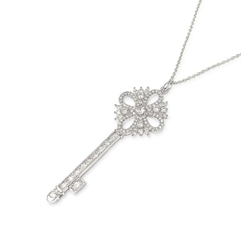 

MACIER Feminine Princess Key Pendant Necklace silver