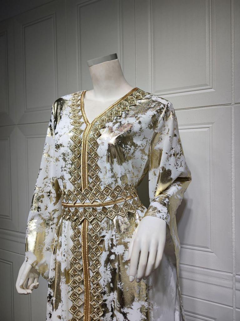 2023 Frühling Chiffon Gürtel Langes Robenkleid mit Heißfolienprägung für Muslimische Frauen