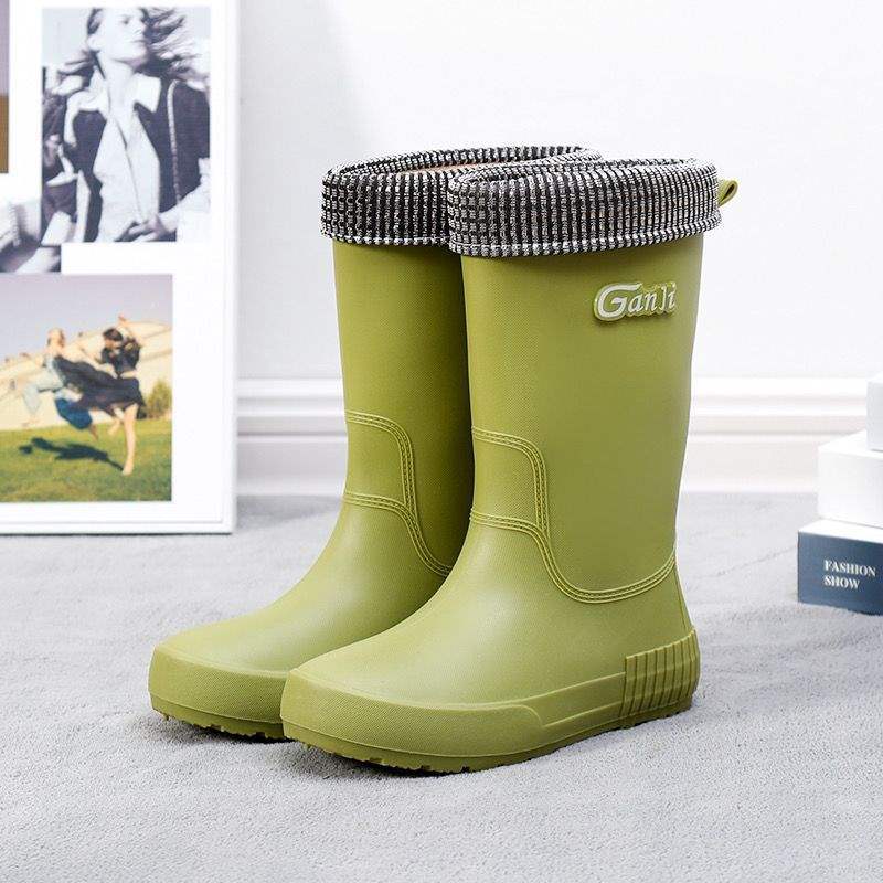 Medium tube rain shoes women's non-slip short tube rubber shoes fleece warm water shoes kitchen waterproof shoes women's lightweight flat rain boots