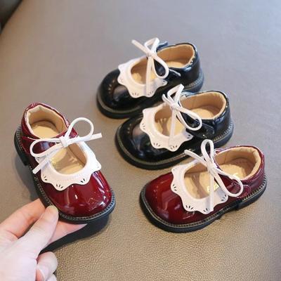 Scarpe da passeggio per bambina, punta tonda, antiscivolo, in pelle per bambini, suola morbida in PU, novità 2025, scarpe da principessa per bambina con semplice fiocco
