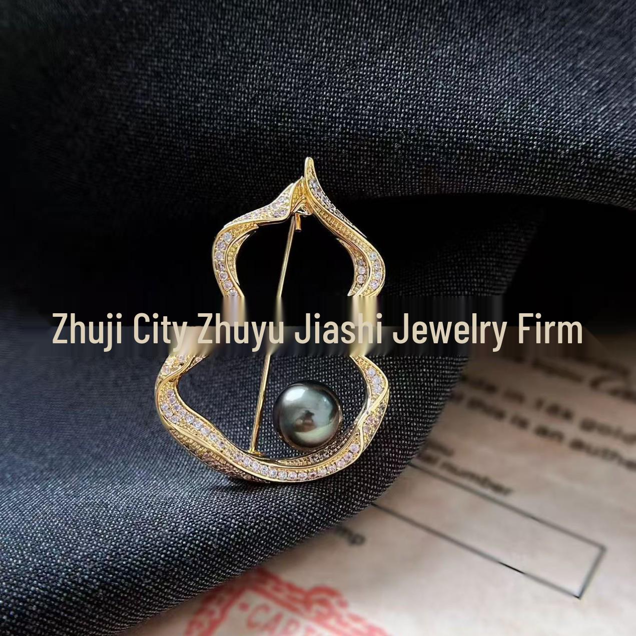 Retro Chinese-Style Hollow Gourd Brooch: Gold-Plated Copper with 3D Pearl Corsage Setting Silver Accessories (Excludes Pearl)