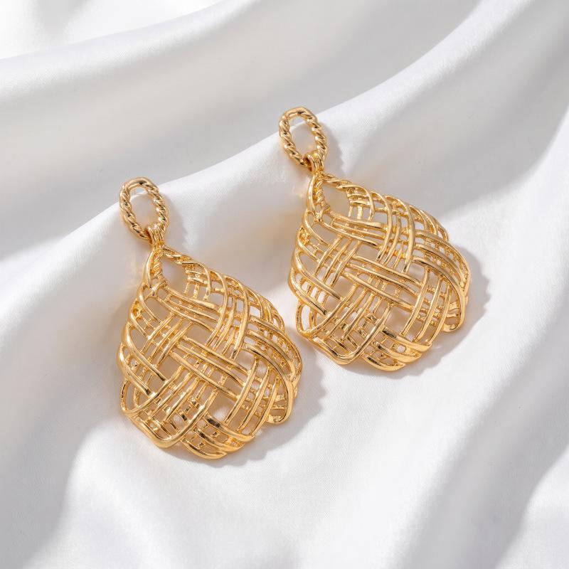 Gold-plated jewelry hollow woven pattern bag earrings women's niche design geometric round ring earrings fashion temperament earrings