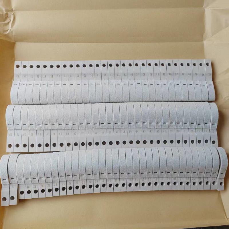 Механизм удара молоточков по струнам вертикального пианино